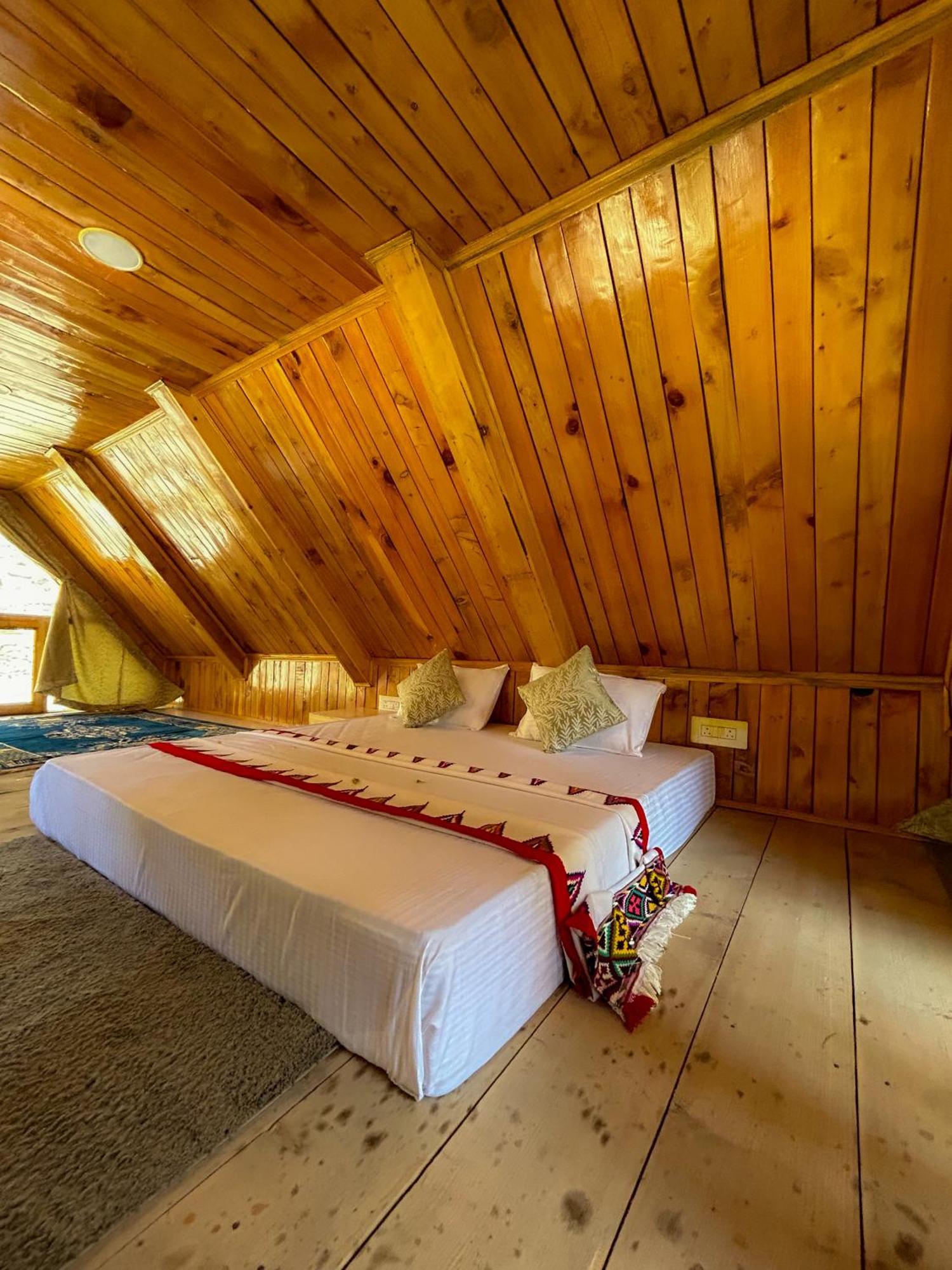 Sainj Riverside Cottages Esterno foto