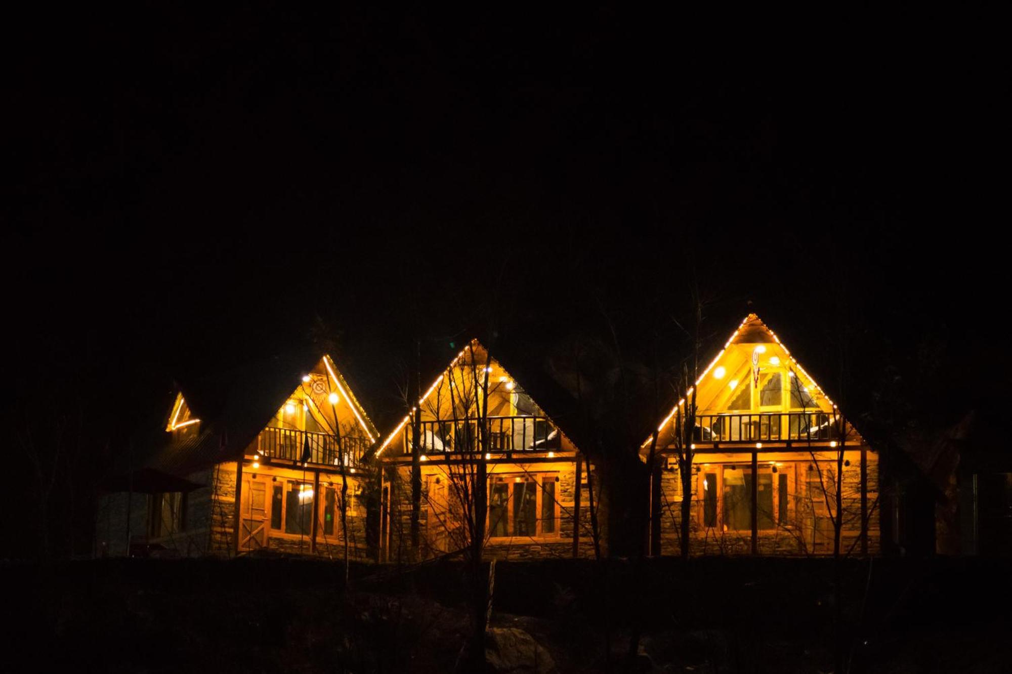 Sainj Riverside Cottages Esterno foto
